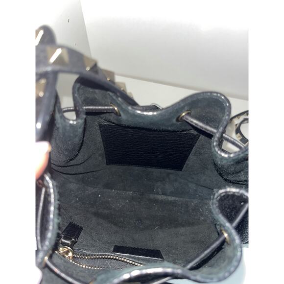 Valentino Garavani Black Rockstud Pebbled Leather Bucket Bag - Good Condition - Picture 3 of 5